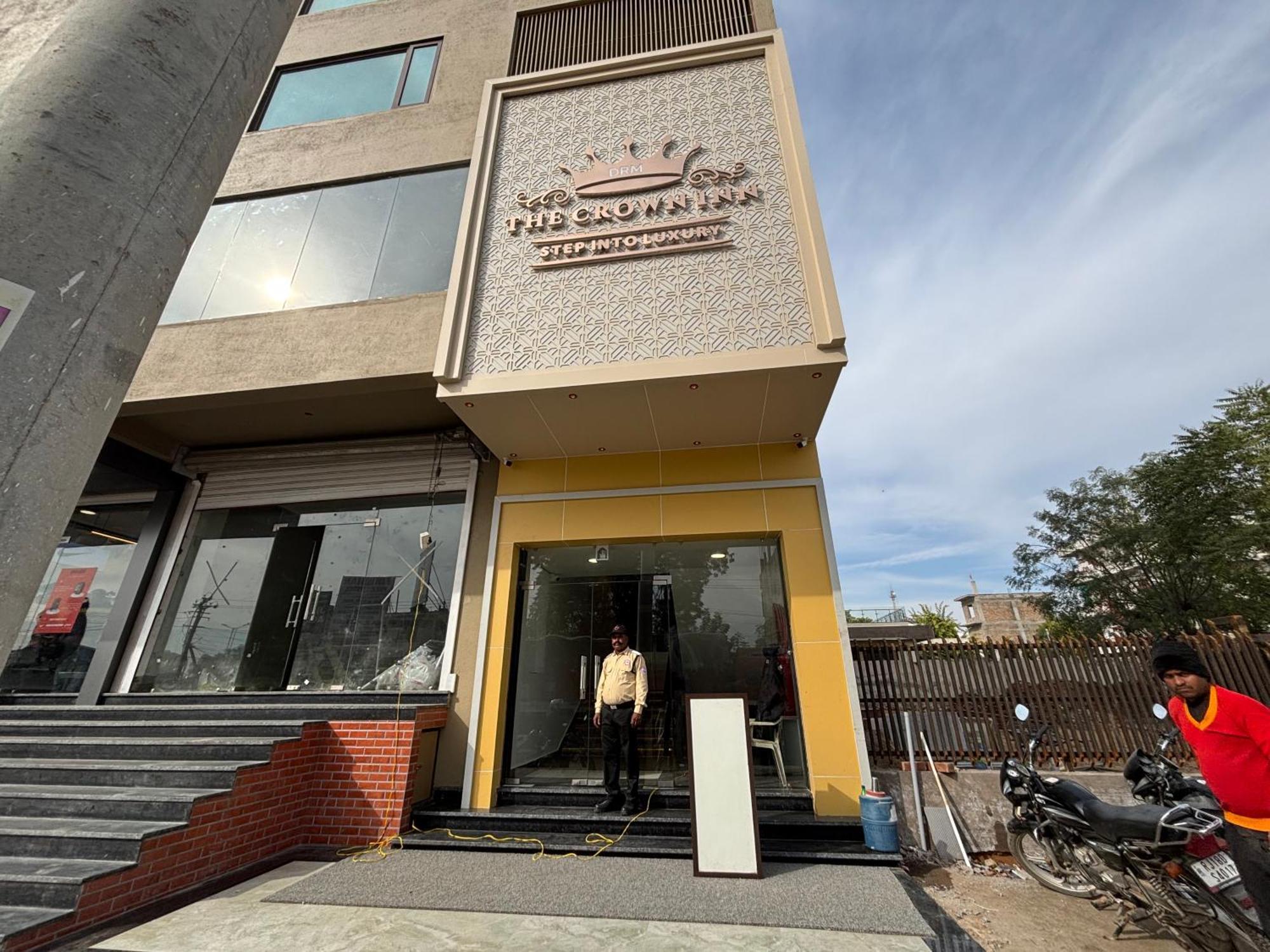 Hotel The Crown Inn Jhunjhunu Luaran gambar